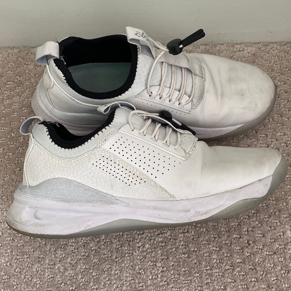 Clove healthcare sneakers